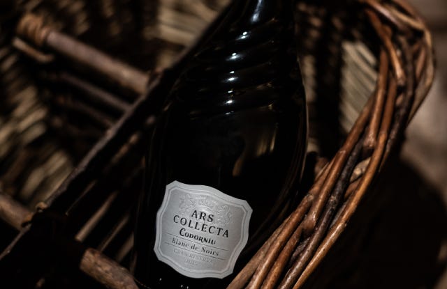 Which is better Cava or Champagne?