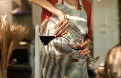 Como decantar un vino tinto